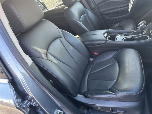 Used 2020 Buick Envision Essence image 24