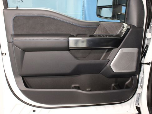 New 2025 Ford F250 Platinum image 4