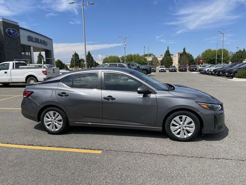 Used 2024 Nissan Sentra S FWD image 11