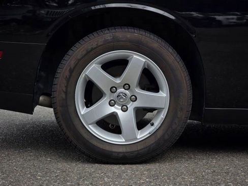 Used 2010 Dodge Challenger SE image 41