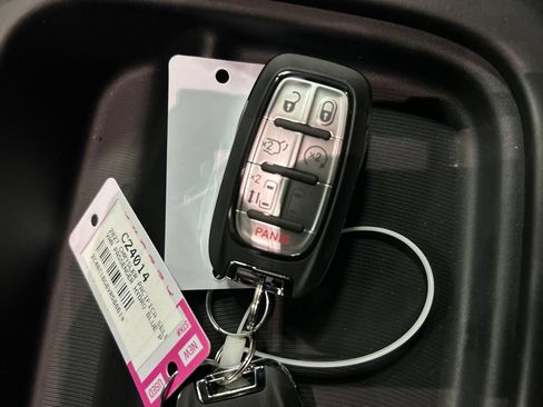 New 2027 Chrysler Pacifica Select FWD image 20
