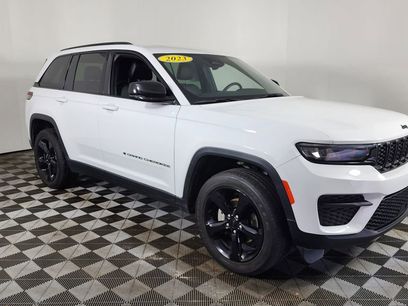 Used 2023 Jeep Grand Cherokee Altitude