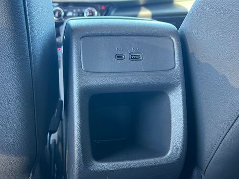 Used 2025 Chevrolet Trax LT FWD image 13