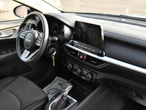 Used 2024 Kia Forte LXS image 35