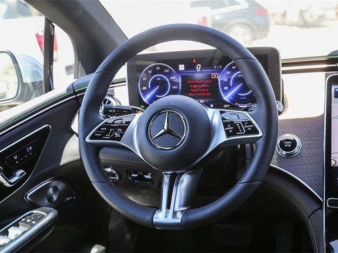 Used 2023 Mercedes-Benz EQE 500 4MATIC Sedan image 13