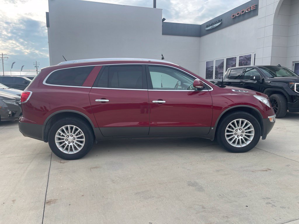 Used 2010 Buick Enclave CXL FWD image 4