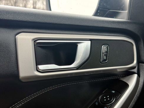 Certified 2022 Ford Explorer XLT w/ Equipment Group 202A image 34