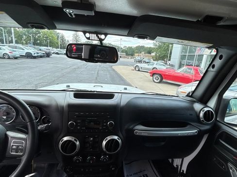 Used 2017 Jeep Wrangler Unlimited Sahara w/ Dual Top Group AWD/4WD image 14