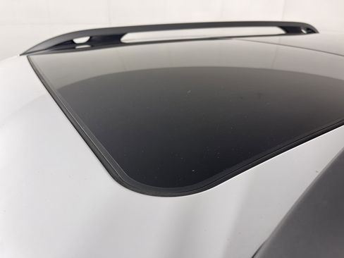 Used 2020 Jeep Cherokee Trailhawk w/ Comfort/Convenience Group image 6