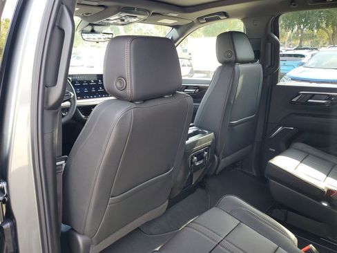 New 2026 Chevrolet Suburban High Country w/ Sun And Tow Package AWD/4WD image 10