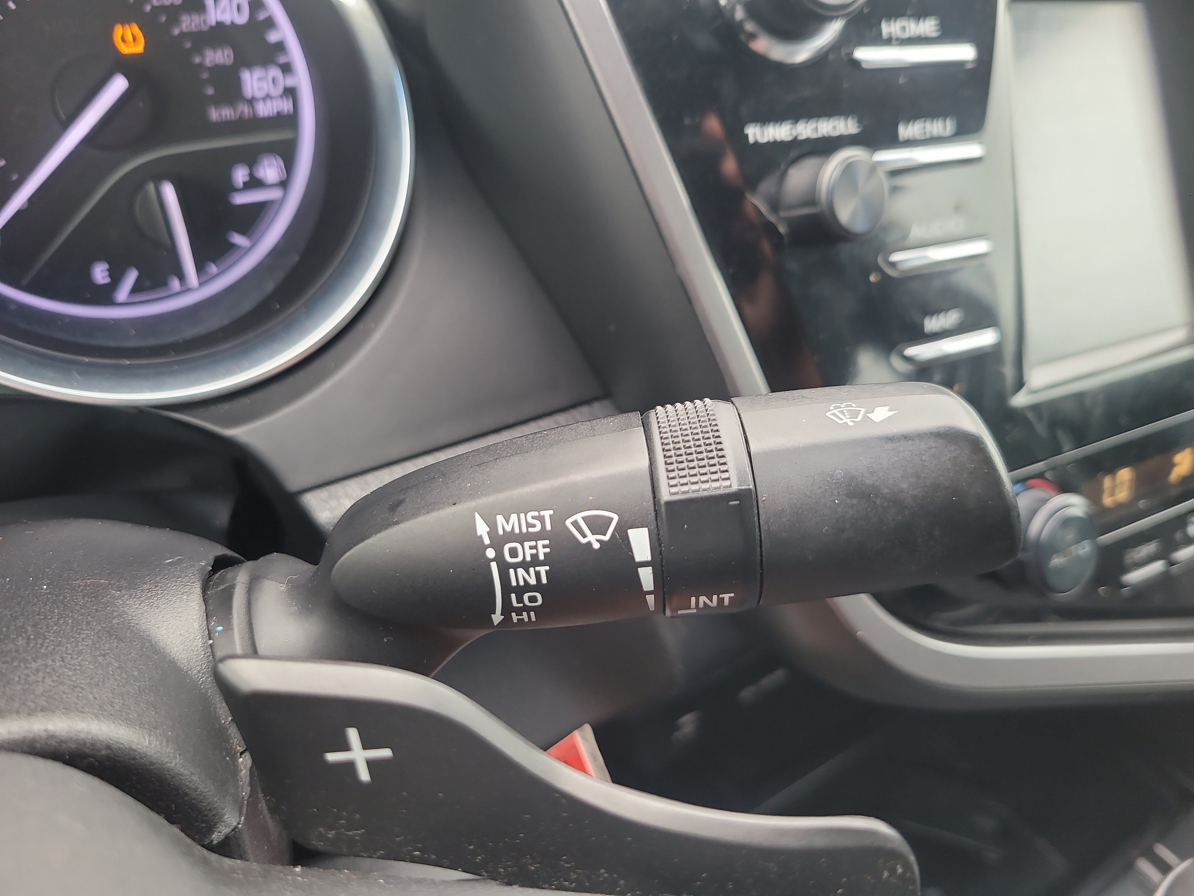 Used 2019 Toyota Camry SE FWD image 29