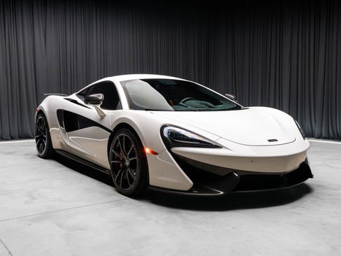 Used 2016 McLaren 570S Coupe RWD image 20