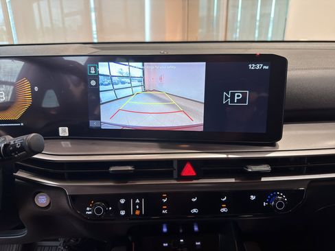 Certified 2024 Kia Sorento LX image 11