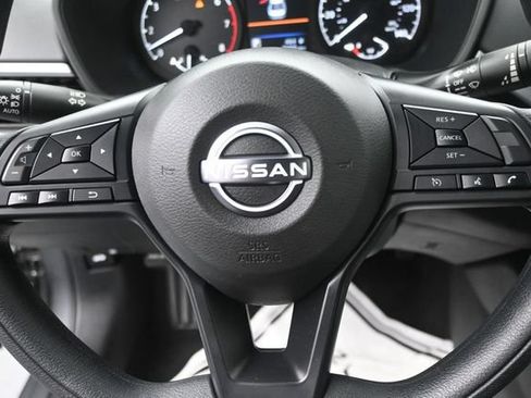 Used 2025 Nissan Altima 2.5 S FWD image 17