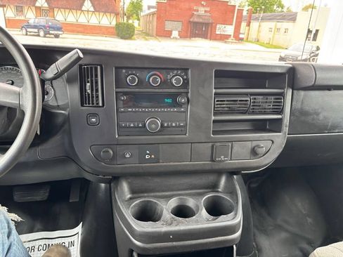 Used 2008 GMC Savana 2500 RWD image 31