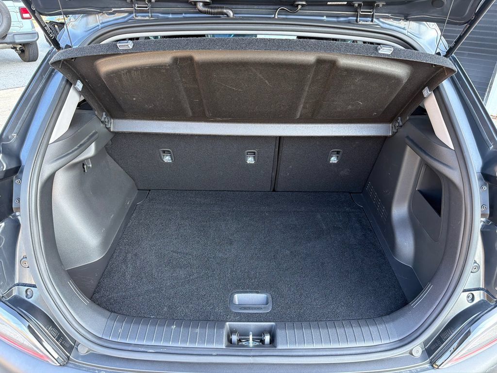 Used 2022 Hyundai Kona SEL w/ Convenience Package FWD image 18