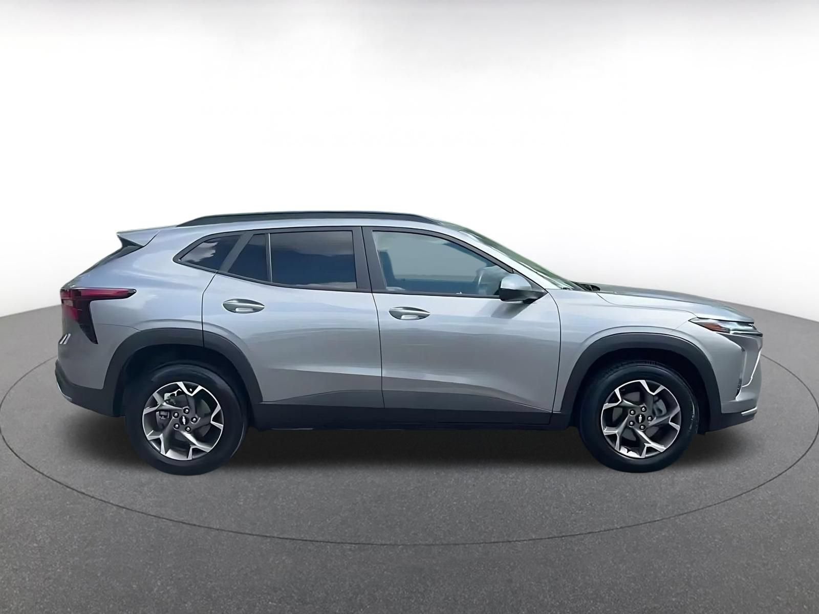 Used 2025 Chevrolet Trax LT w/ LT Convenience Package FWD image 15