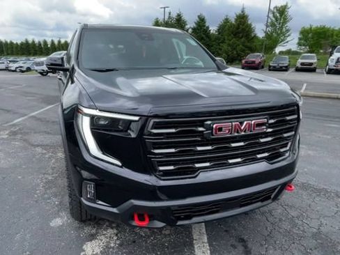 New 2026 GMC Acadia AT4 w/ Luxury Package AWD/4WD image 4