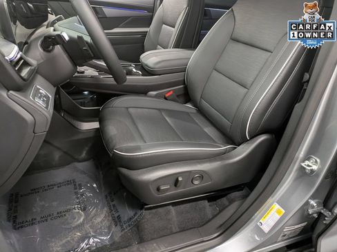 Used 2025 Buick Enclave Sport Touring AWD/4WD image 11