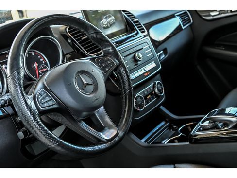 Used 2019 Mercedes-Benz GLE 400 4MATIC image 17