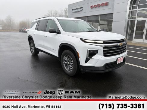 Used 2025 Chevrolet Traverse LT AWD/4WD image 2