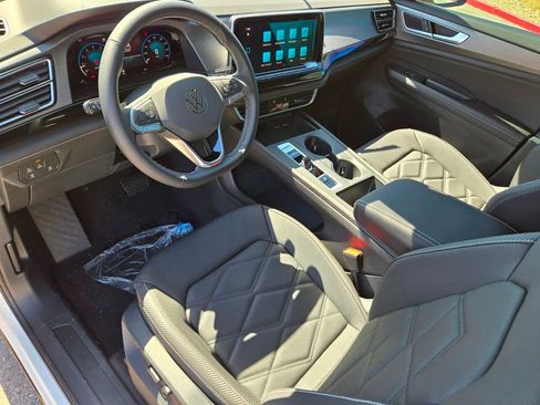 New 2026 Volkswagen Atlas Cross Sport SE FWD image 9