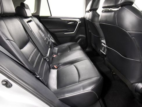 Used 2019 Toyota RAV4 XLE Premium w/ All Weather Liner Package AWD/4WD image 18