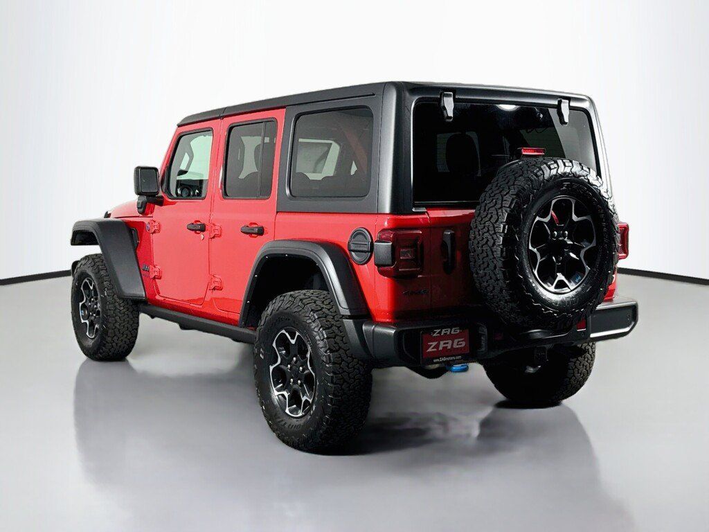Used 2023 Jeep Wrangler Unlimited Rubicon 4xe w/ Safety Group AWD/4WD image 3
