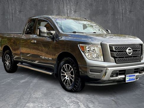 Used 2020 Nissan Titan SV w/ SV Convenience Package image 3