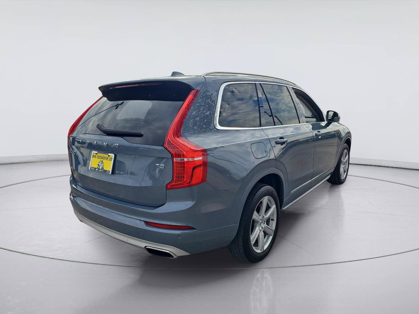 Used 2021 Volvo XC90 T5 Momentum w/ Climate Package FWD image 5