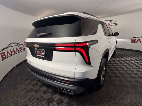 Used 2026 Chevrolet Traverse LT AWD/4WD image 12