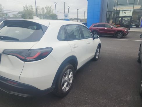 Used 2024 Honda HR-V LX image 2