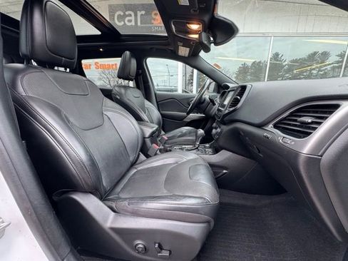 Used 2021 Jeep Cherokee Latitude image 12