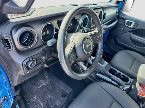Used 2023 Jeep Wrangler Unlimited w/ Cold Weather Group AWD/4WD image 10