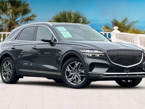 Used 2022 Genesis GV70 2.5T w/ Advanced Package image 2