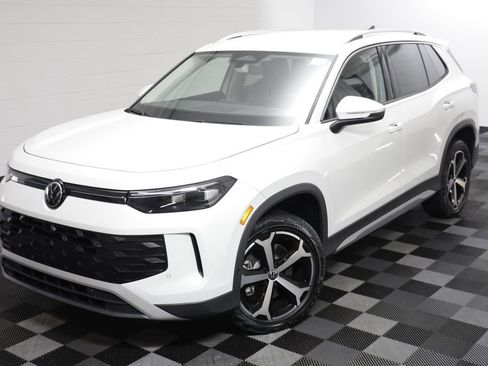 New 2026 Volkswagen Tiguan SE AWD/4WD image 2