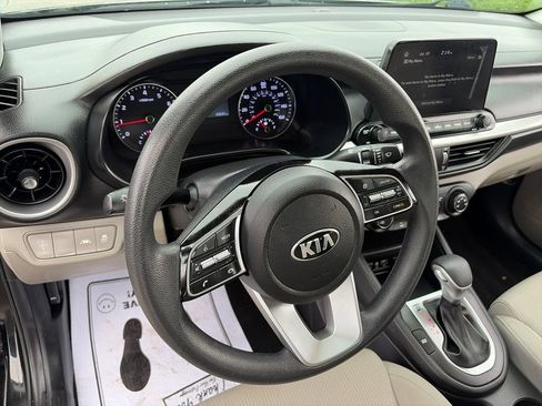 Used 2021 Kia Forte LXS FWD image 19