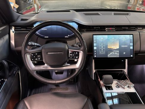 Used 2024 Land Rover Range Rover Long Wheelbase SE AWD/4WD image 13