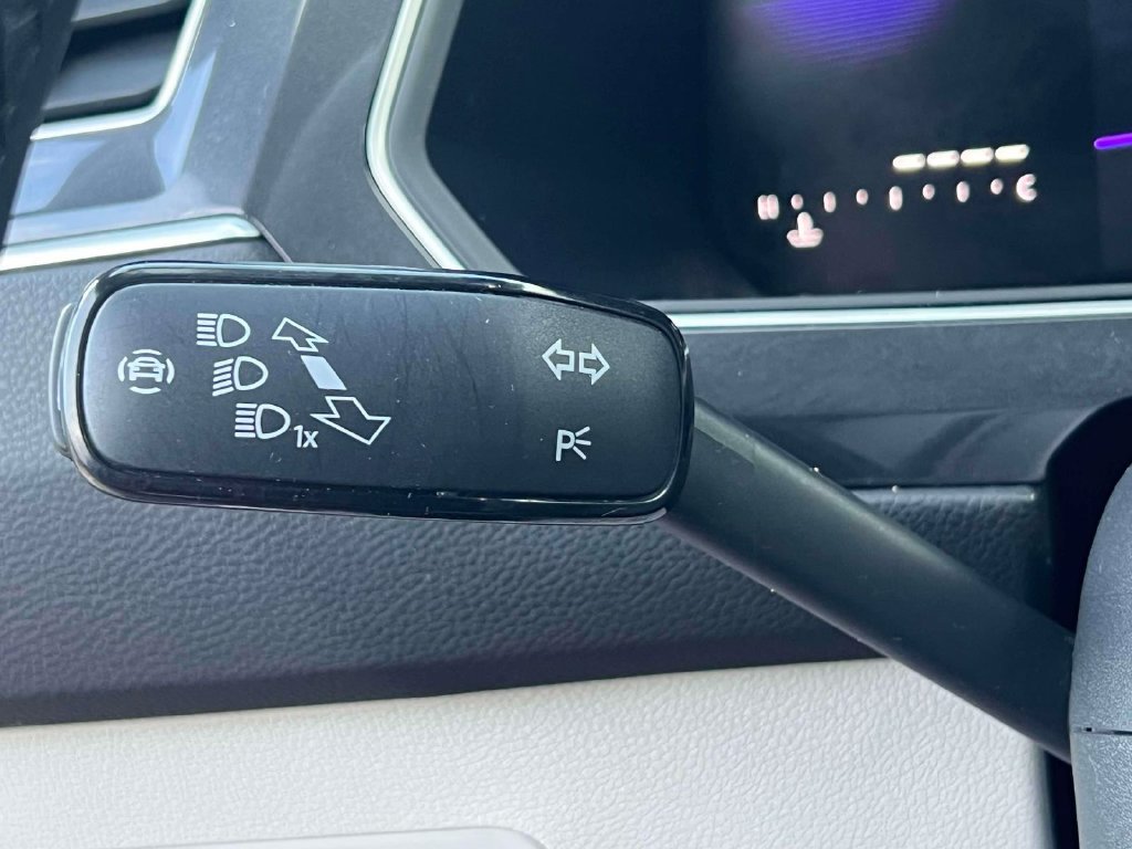 Used 2024 Volkswagen Tiguan SE R-Line AWD/4WD image 21
