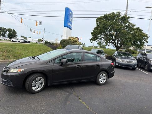 Used 2013 Honda Civic LX image 2