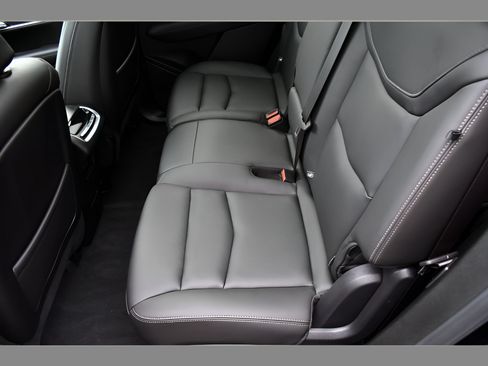 Used 2024 Cadillac XT6 Luxury w/ LPO, Floor Liner Package AWD/4WD image 16