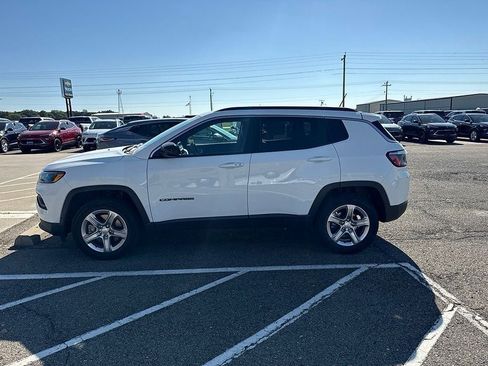 Used 2024 Jeep Compass Latitude AWD/4WD image 5