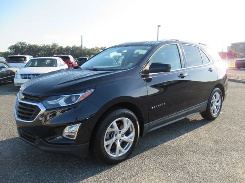 Used 2020 Chevrolet Equinox LT FWD image 3