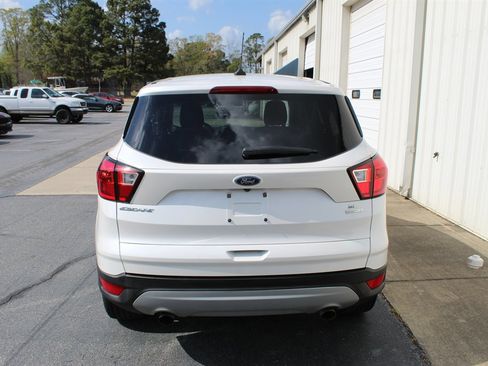 Used 2019 Ford Escape SE FWD image 14