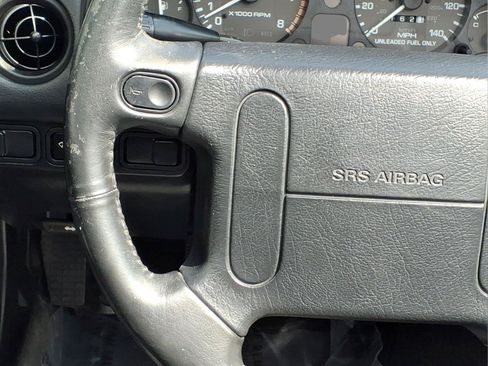Used 1997 MAZDA MX-5 Miata RWD image 10