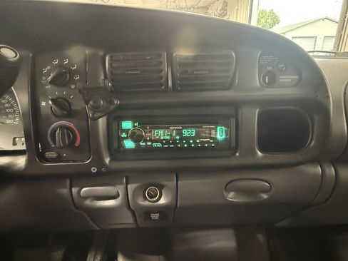 Used 1999 Dodge Ram 2500 Truck 4x4 Regular Cab image 18