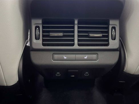 Used 2025 Land Rover Range Rover Evoque S image 24