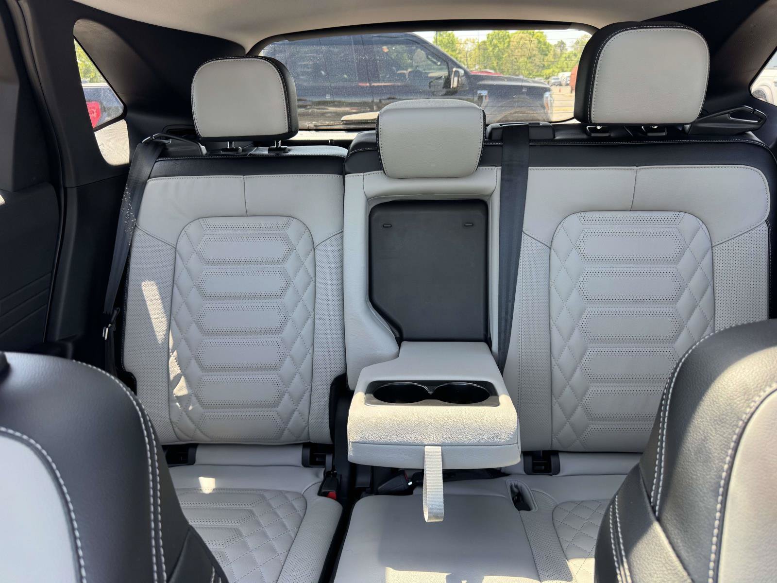 New 2023 Ford Escape SE w/ PHEV Premium Package FWD image 30