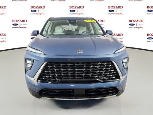 Used 2026 Buick Enclave Avenir w/ Super Cruise Package FWD image 2