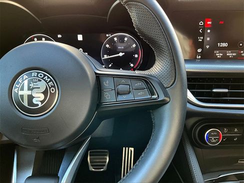 Used 2024 Alfa Romeo Stelvio Ti image 24